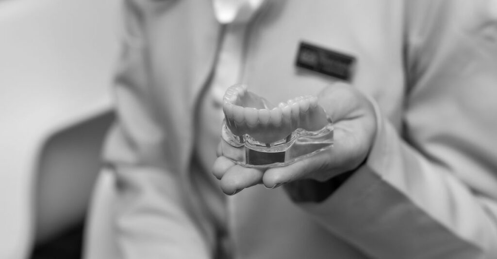 Şeffaf Plak Tedavisi Günlük Yaşamı Nasıl Etkiler? Kapsamlı Rehber
